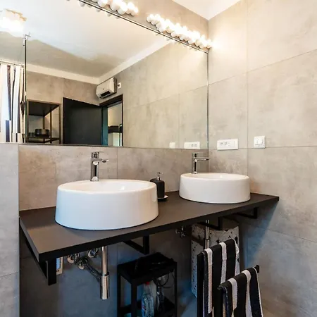 Villa Sandra By Guide *